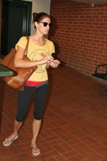 Ashley Greene feet photo thumbnail