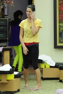 Ashley Greene feet photo thumbnail