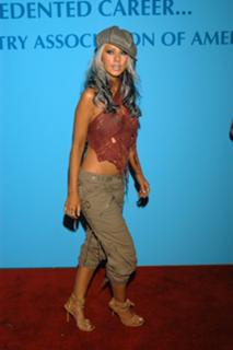 Christina Aguilera feet photo thumbnail