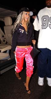 Christina Aguilera feet photo thumbnail