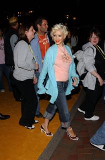 Christina Aguilera feet photo thumbnail