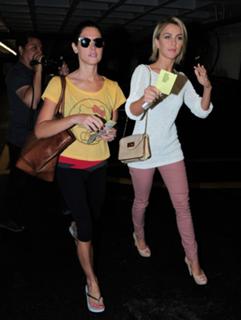 Ashley Greene feet photo thumbnail