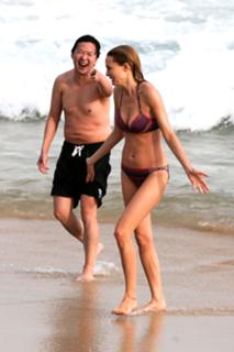 Heather Graham feet photo thumbnail