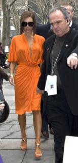 Victoria Beckham feet photo thumbnail