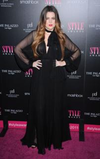 Khloé Kardashian feet photo thumbnail