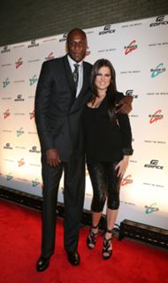 Khloé Kardashian feet photo thumbnail