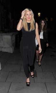 Ellie Goulding feet photo thumbnail