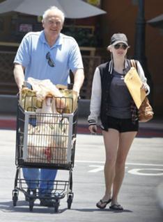 Anna Faris feet photo thumbnail