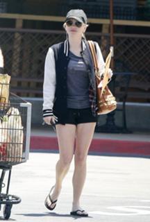 Anna Faris feet photo thumbnail