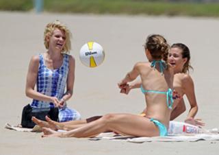 AnnaLynne McCord feet photo thumbnail