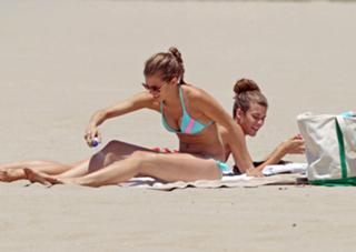 AnnaLynne McCord feet photo thumbnail