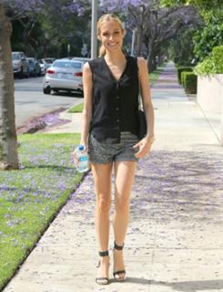 Kristin Cavallari feet photo thumbnail