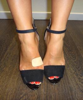 Paula Echevarría feet photo thumbnail