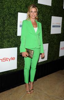 Julie Bowen feet photo thumbnail