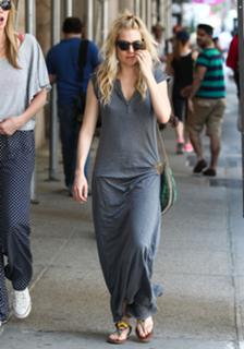 Sienna Miller feet photo thumbnail