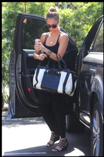 Jessica Alba feet photo thumbnail
