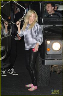 Ellie Goulding feet photo thumbnail