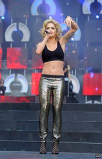 Rita Ora feet photo thumbnail