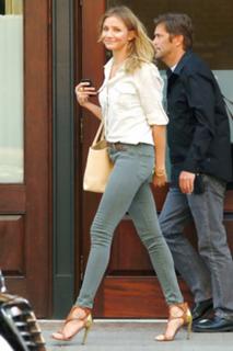 Cameron Diaz feet photo thumbnail