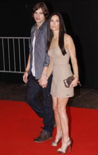 Demi Moore feet photo thumbnail