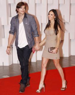 Demi Moore feet photo thumbnail