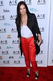 Demi Moore feet photo thumbnail