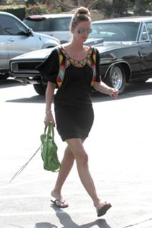 Nicky Rothschild feet photo thumbnail