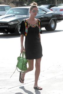 Nicky Rothschild feet photo thumbnail