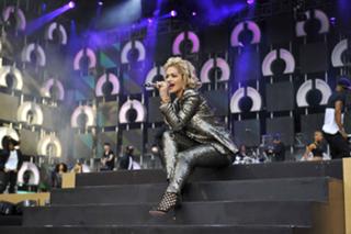 Rita Ora feet photo thumbnail