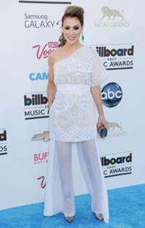Alyssa Milano feet photo thumbnail