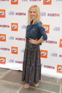 Sarah Michelle Gellar feet photo thumbnail