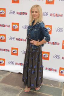 Sarah Michelle Gellar feet photo thumbnail