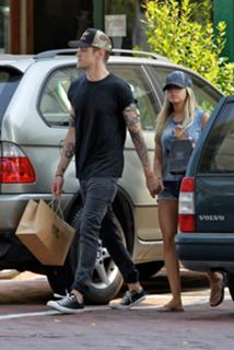 Ashley Tisdale feet photo thumbnail