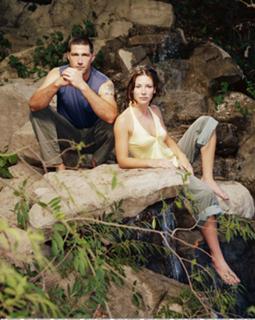 Evangeline Lilly feet photo thumbnail