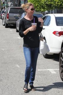 Ellen Pompeo feet photo thumbnail