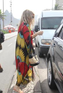 Fergie feet photo thumbnail