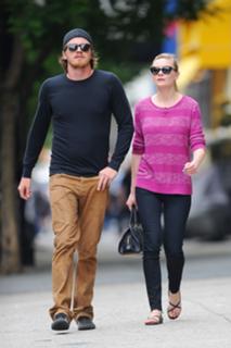 Kirsten Dunst feet photo thumbnail