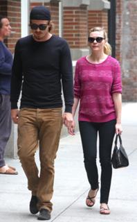 Kirsten Dunst feet photo thumbnail