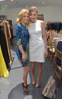 Elizabeth Banks feet photo thumbnail
