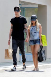 Ashley Tisdale feet photo thumbnail