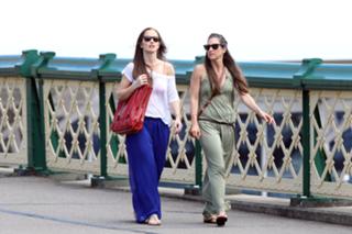 Minka Kelly feet photo thumbnail