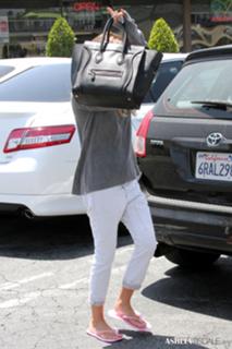 Ashley Tisdale feet photo thumbnail