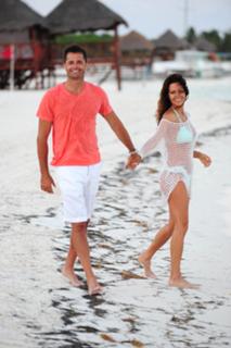 Brooke Burke feet photo thumbnail
