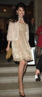 Kelly Brook feet photo thumbnail