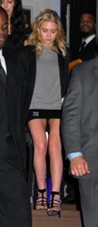 Ashley Olsen feet photo thumbnail