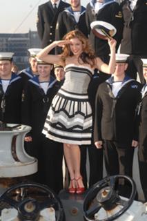Kelly Brook feet photo thumbnail