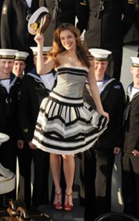 Kelly Brook feet photo thumbnail