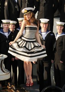 Kelly Brook feet photo thumbnail