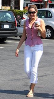 Kelly Brook feet photo thumbnail