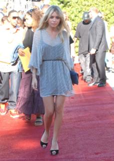Ashley Olsen feet photo thumbnail